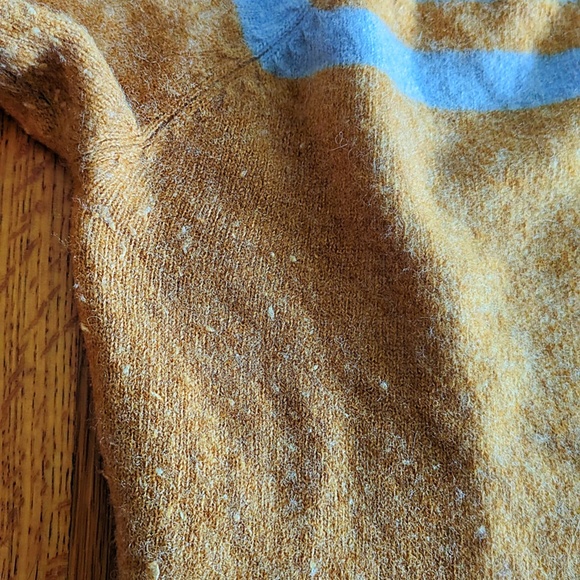 Very Soft Classic Sweater - Picture 6 of 8